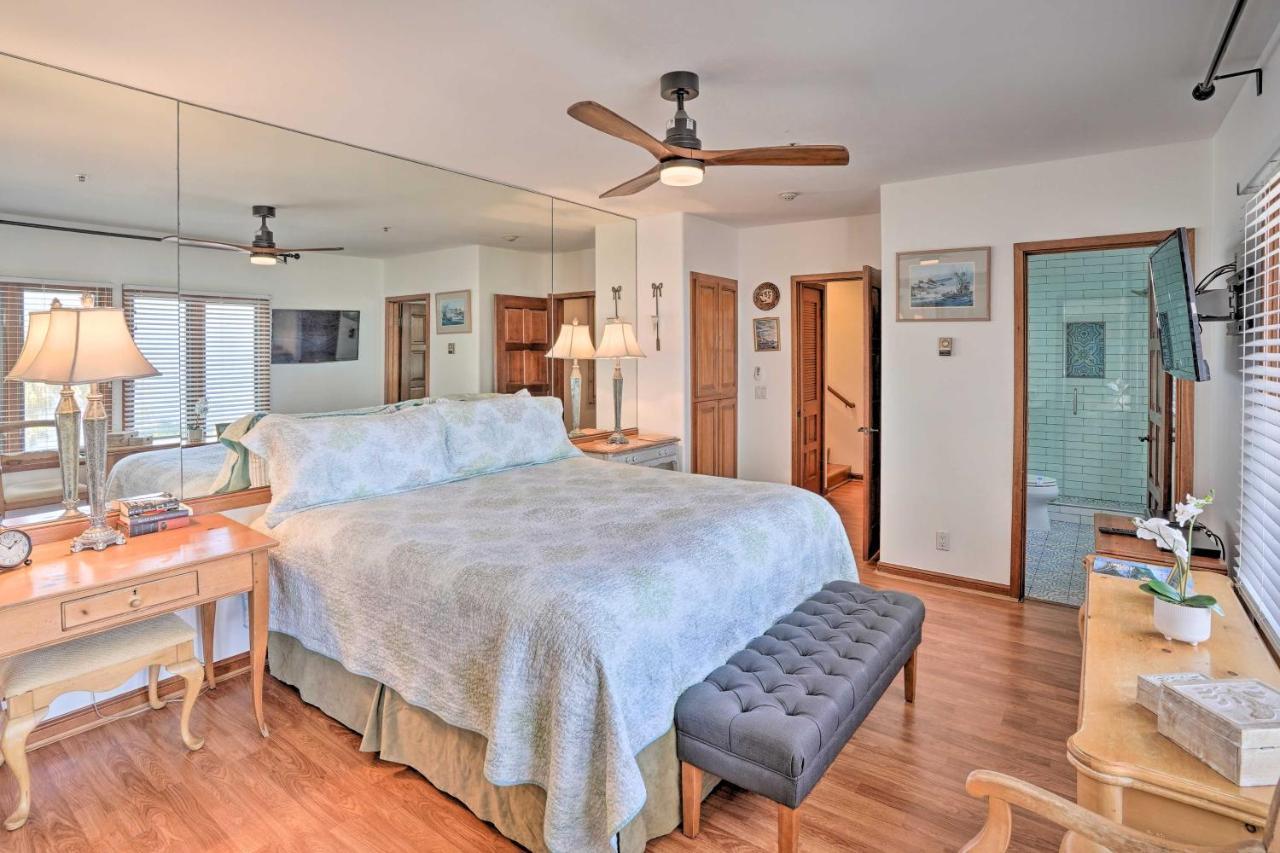 Quiet Avalon Getaway Villa With Ocean View And Balcony Екстериор снимка