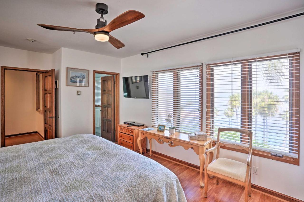 Quiet Avalon Getaway Villa With Ocean View And Balcony Екстериор снимка