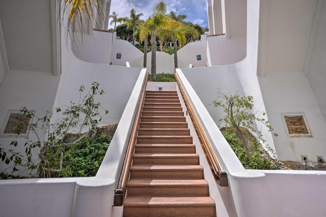 Quiet Avalon Getaway Villa With Ocean View And Balcony Екстериор снимка